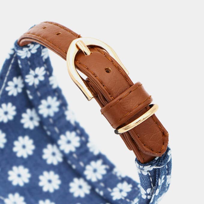 collier foulard bandana bleu à fleurs pour le chien, le chiot ou le chat