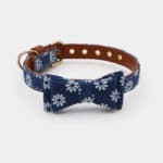 collier noeud papillon bleu à fleurs pour le chien, le chiot ou le chat