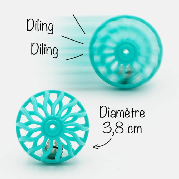 jouet-balle-plastique-clochette-grelot-chat-1 jouet balle en plastique avec clochette grelot pour le chat ou le chaton