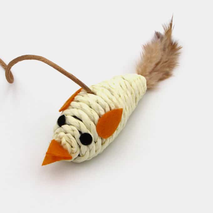 jouet-canne-peche-bois-plume-oiseau-chat-chaton-3 Jouet canne à pêche en bois avec plumes et oiseau pour le chat ou le chaton