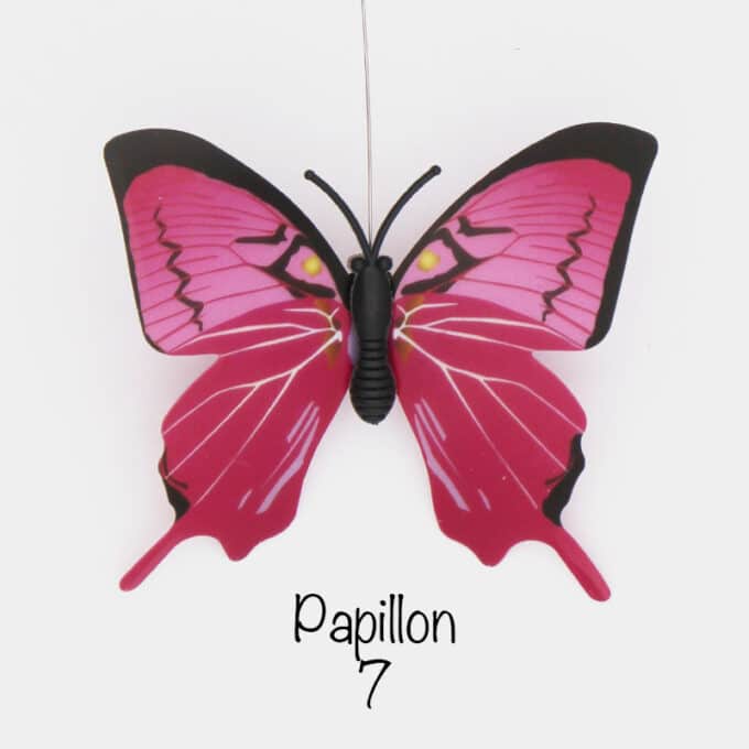 Jouet interactif pour chat papillon volant qui tourne autour d'une fleur