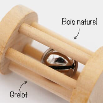 Jouet en bois avec grelot pour chat