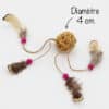 Balle en rotin avec plumes et ficelle pour chat