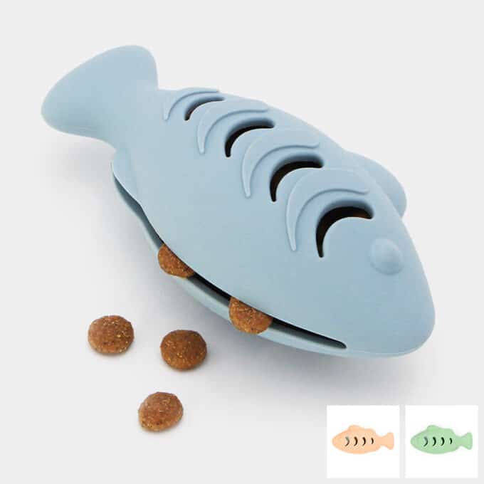 jouet-poisson-caoutchouc-distributrice-croquettes-cataire-chat-1 Poisson en caoutchouc distributeur de croquettes ou diffuseur de cataire pour chat
