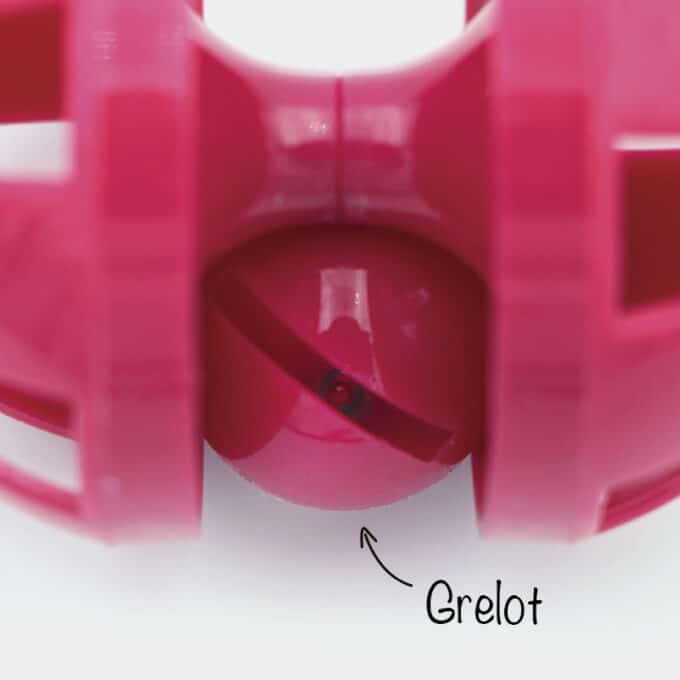 Jouet rouleau en plastique pour chat qui roule et fait du bruit