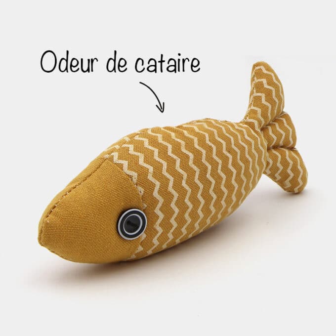 poisson-chat-coussin-jouet-herbe-cataire-catnip Jouet coussin en forme de poisson pour chat avec herbe à chat cataire