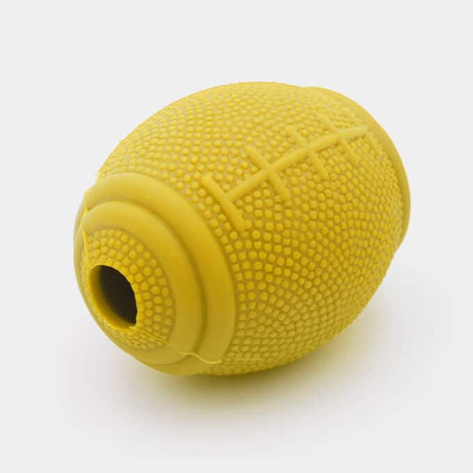 balle-croquette-friandise-solide-rigide-chien-6 Balle indestructible pour chien distributrice de croquettes