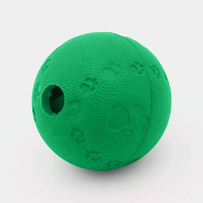 Balle à croquettes en caoutchouc avec obstacles pour chat