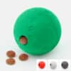 balle-distributrice-croquettes-friandises-caoutchouc-chat-8 Balle à croquettes en caoutchouc avec obstacles pour chat