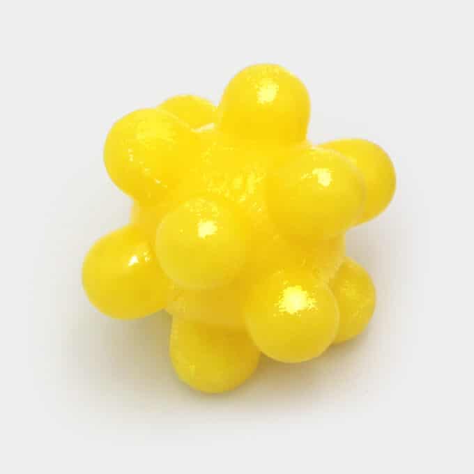 Balle rebondissante en caoutchouc pour chat