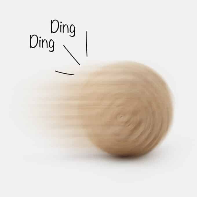 Balle en corde sisal pour chat avec grelot