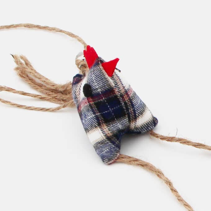 canne-peche-bois-poule-clochette-chat-2 Canne à pêche en bois et poule en tissu pour chat