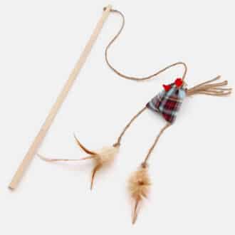 Canne à pêche en bois et poule en tissu pour chat