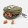 sac-pochette-friandises-chien-chat-education-1 Sac à friandises pour chien avec mousqueton en forme de pochette sac à dos