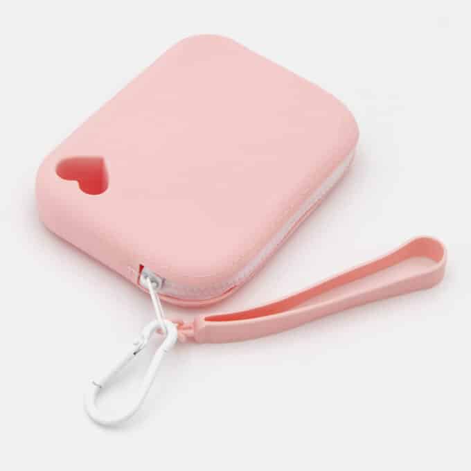 sac-pochette-friandises-silicone-chien-chat-4 Pochette à friandises en silicone pour chien