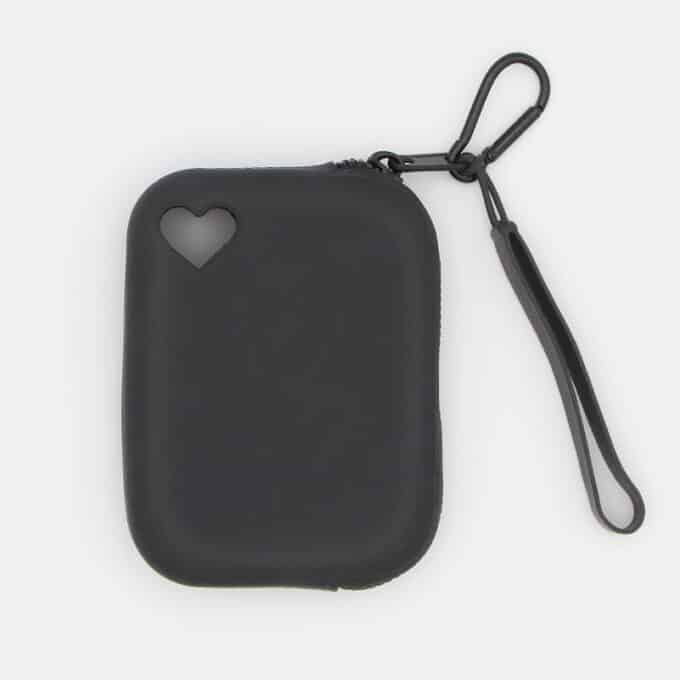 sac-pochette-friandises-silicone-chien-chat-6 Pochette à friandises en silicone pour chien