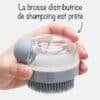 brosse-bain-distributeur-shampoing-savon-chien-3 Brosse distributrice de shampoing pour laver le chien