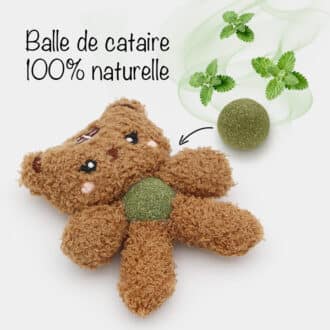Peluche avec une balle de cataire pour chat