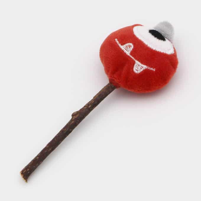 baton-stick-matatabi-cataire-peluche-grelot-herbe-chat-2 Jouet pour chat constitué d'un bâton de matatabi et d'une tête en peluche
