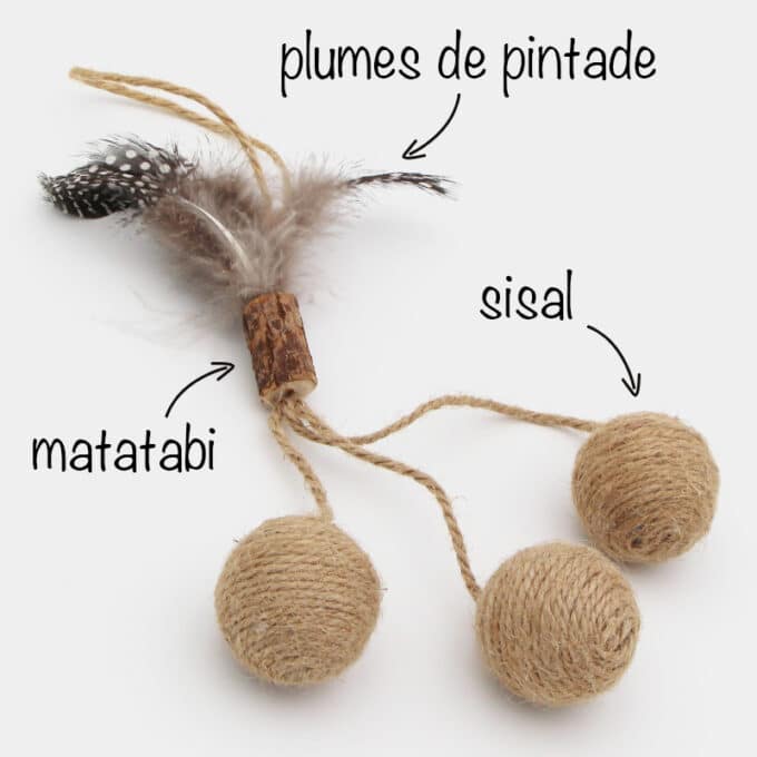 Jouet pour chat en corde avec des matières naturelles