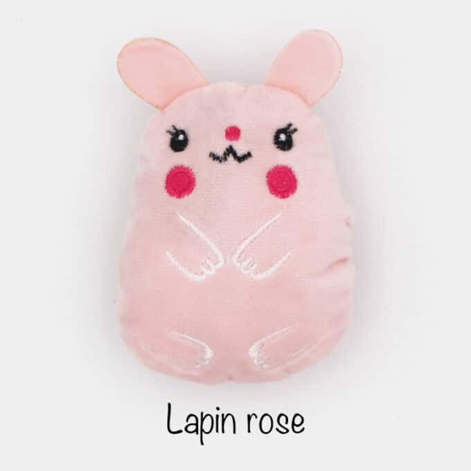 Peluche qui fait un bruit de papier froissé et avec une odeur de cataire herbe à chat