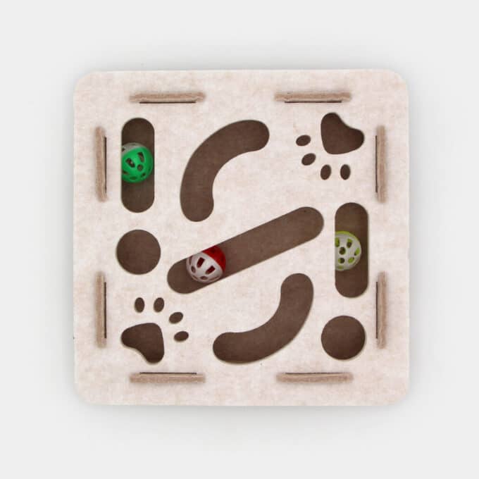 Jouet interactif pour chat boite avec trous et balles