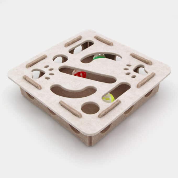 Jouet interactif pour chat boite avec trous et balles