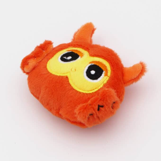 Peluche qui fait un bruit de papier froissé et avec une odeur de cataire herbe à chat