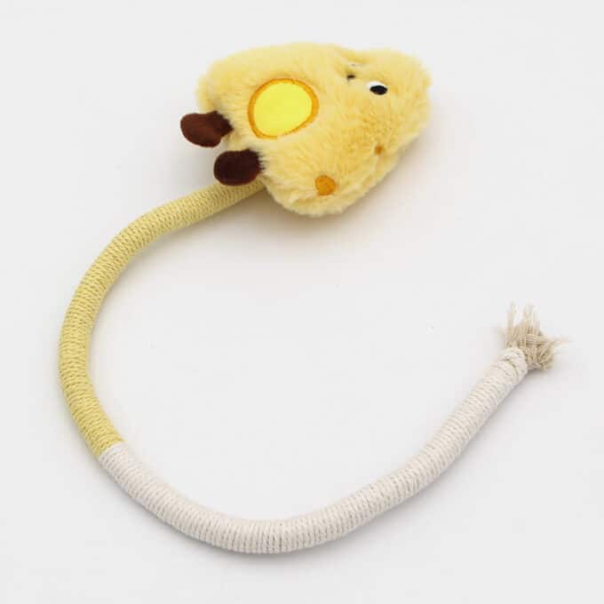 Peluche avec corde pour chat