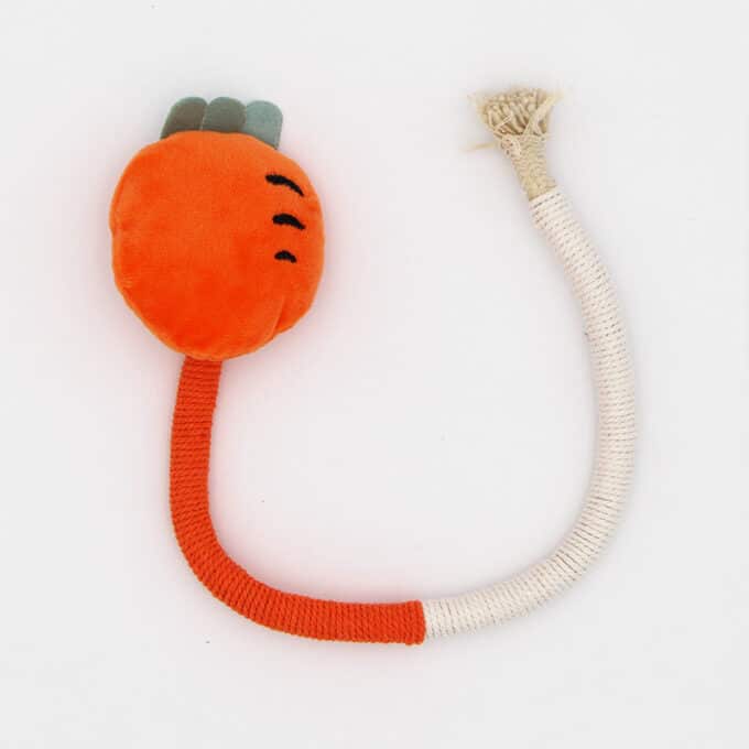 Peluche avec corde pour chat