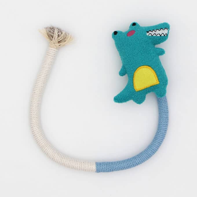 Peluche avec corde pour chat