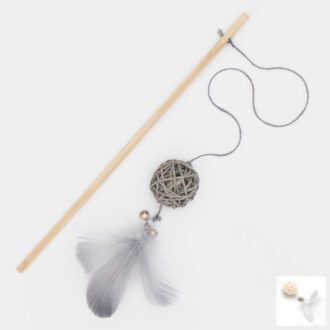 Canne à pêche avec balle en rotin, plumes et grelot pour chat
