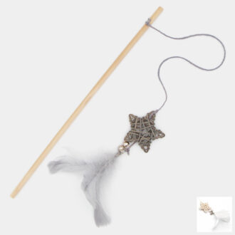 Canne à pêche avec étoile en rotin, plumes et grelot pour chat